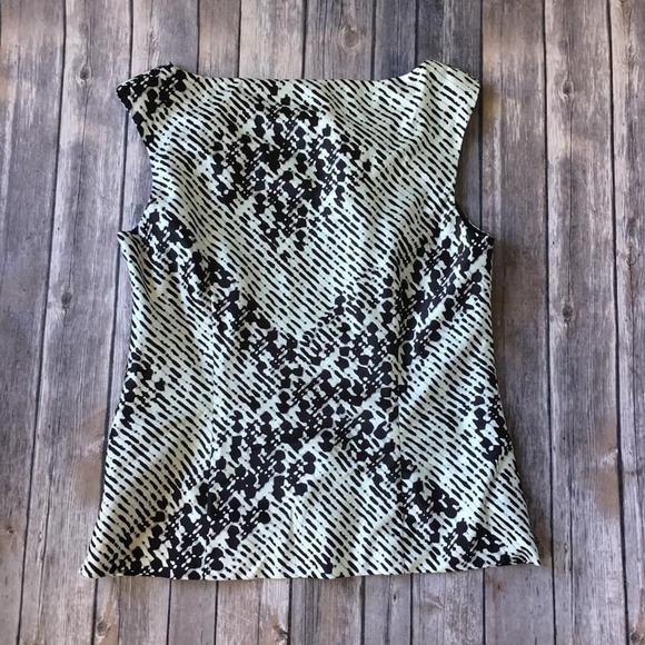 The Limited Top Women M 8‎ 10 Silky Black Gray Geo Print Sleeveless Shell Work - Picture 2 of 4